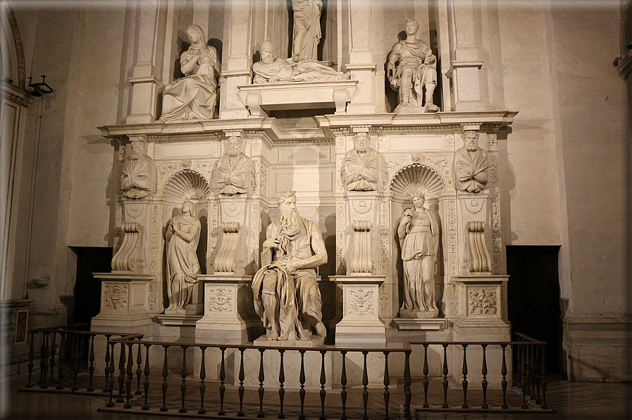 foto Basilica di San Pietro in Vincoli